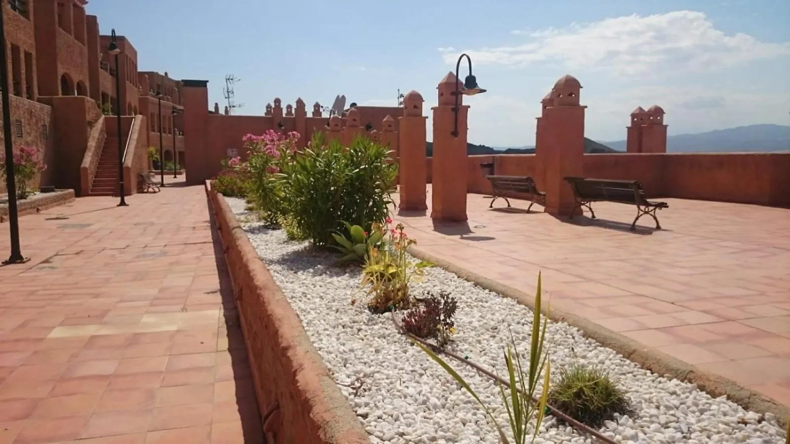 מוחקאר Apto Golden Terrace