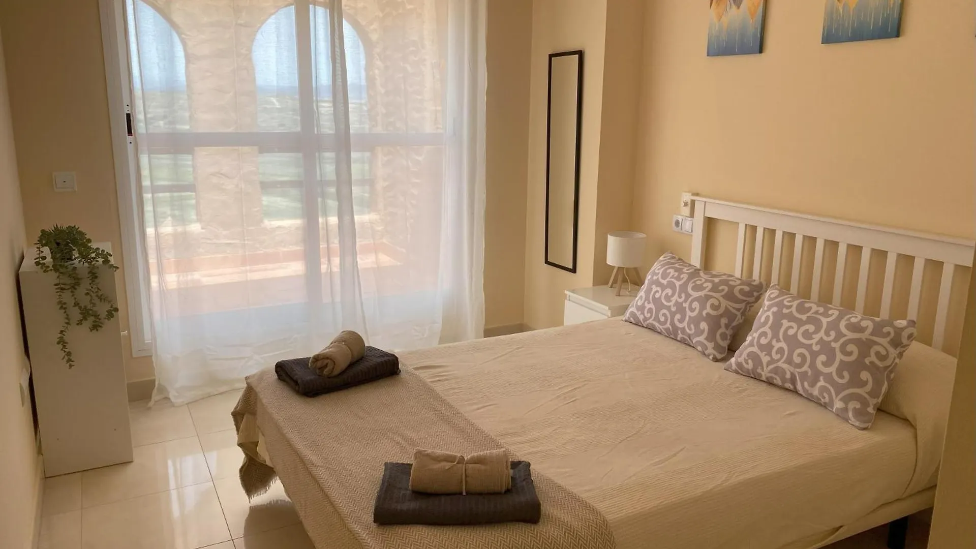 מוחקאר Apto Golden Terrace