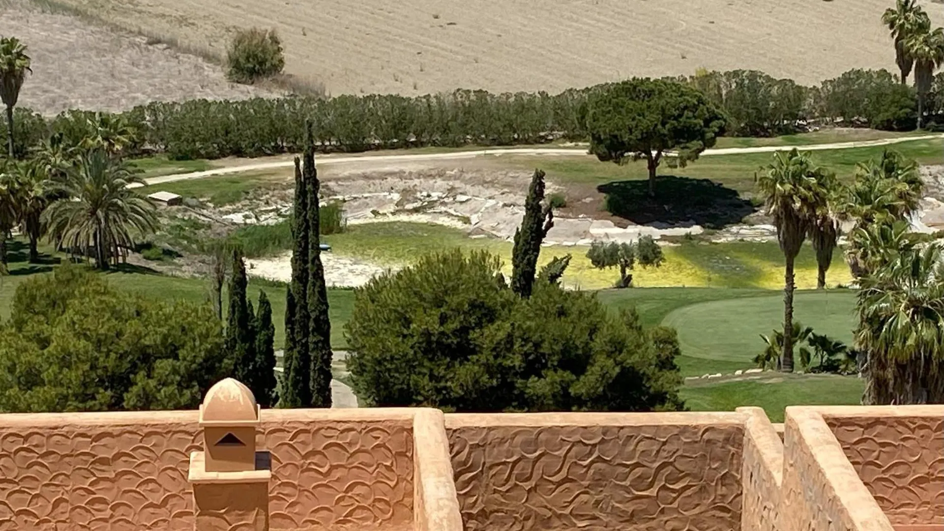 מוחקאר Apto Golden Terrace