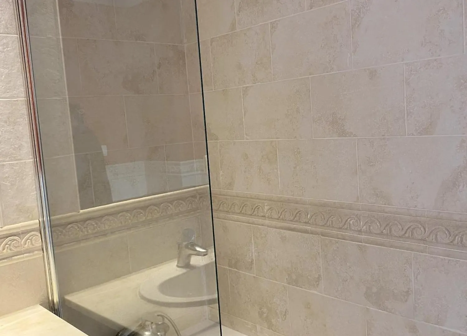 מוחקאר Apto Golden Terrace