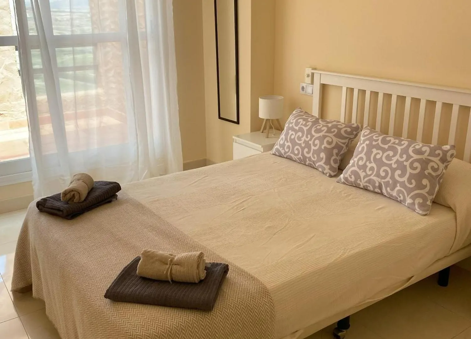 מוחקאר Apto Golden Terrace
